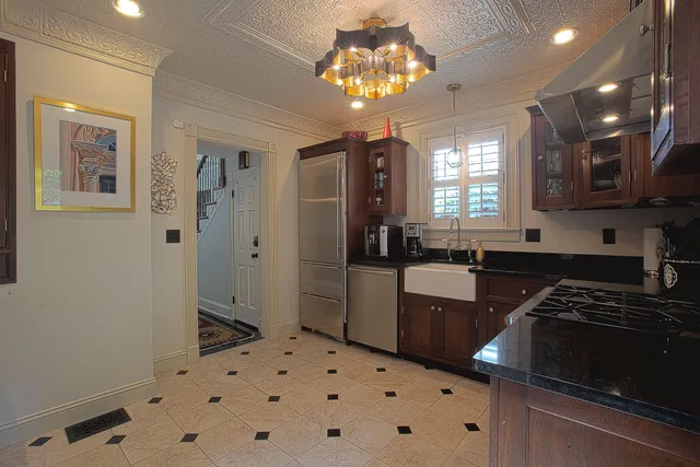 $11,000 | 3 Exchange Street, Charleston, SC 29401