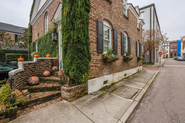$11,000 | 3 Exchange Street, Charleston, SC 29401