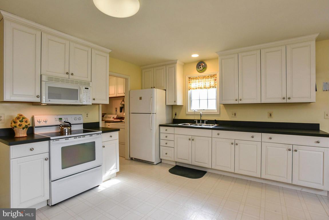 5559 Coon Tree Road The Plains, VA 20198 - Photo 15 of 25 Kitchen
