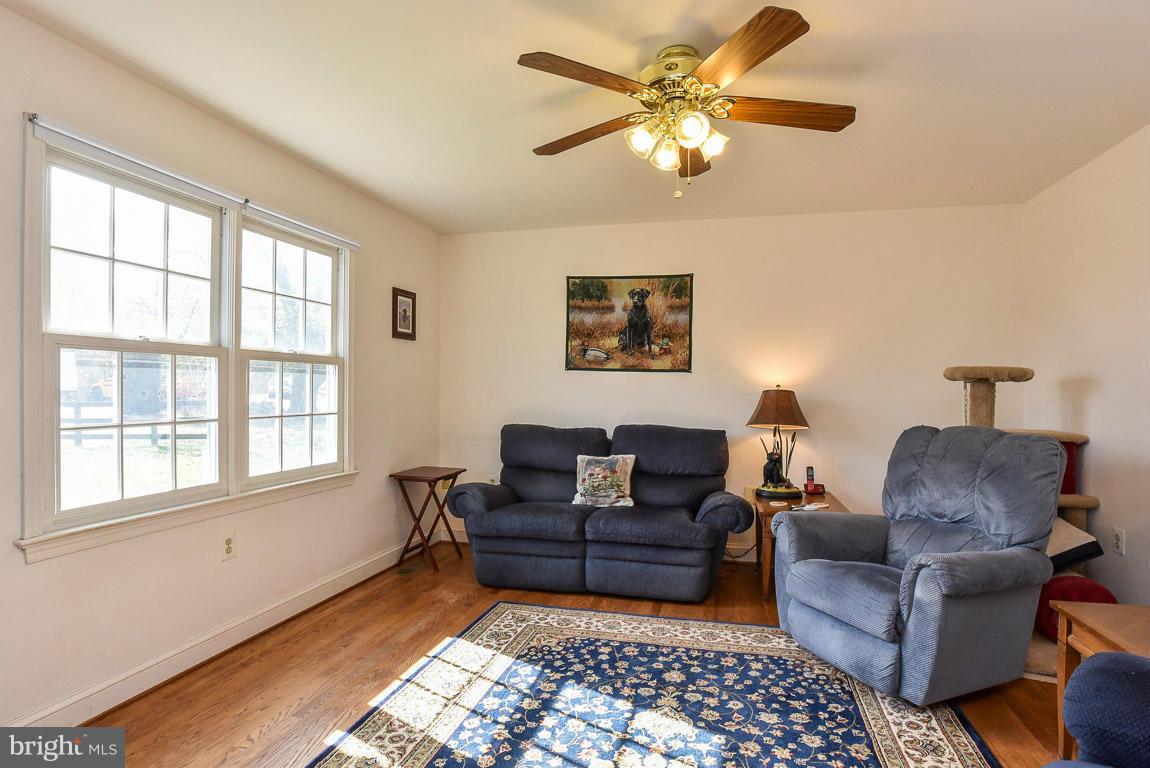 5559 Coon Tree Road The Plains, VA 20198 - Photo 8 of 25 Living Room
