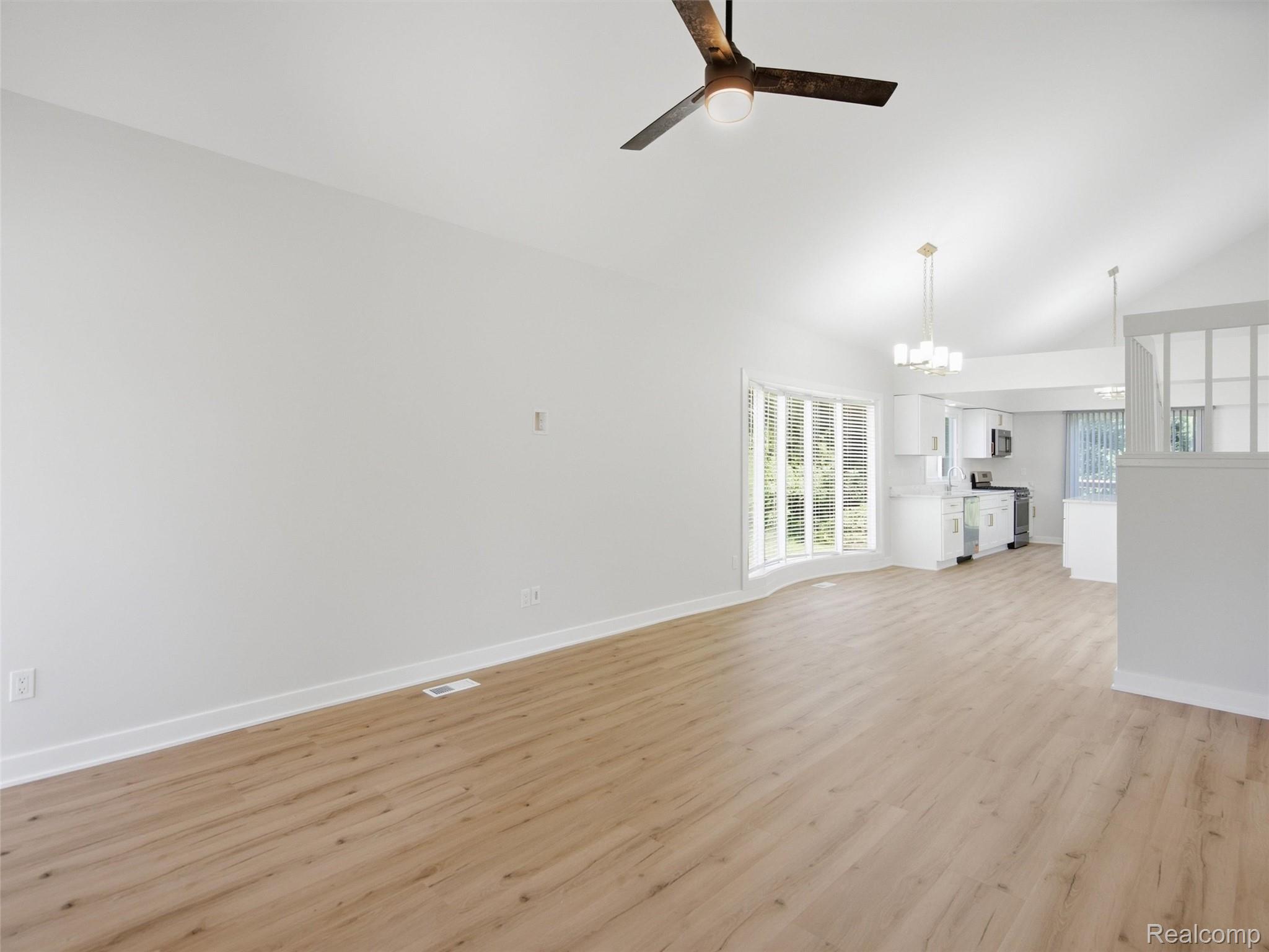 8365 22 Mile Road Utica, MI 48317 - Photo 5 of 38