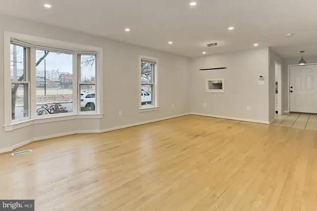 $6,700 | 1024 North Monroe Street, Arlington, VA 22201