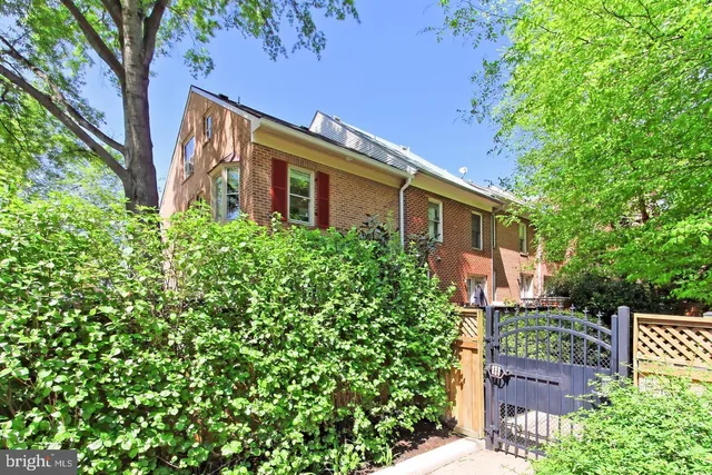 $6,700 | 1024 North Monroe Street, Arlington, VA 22201