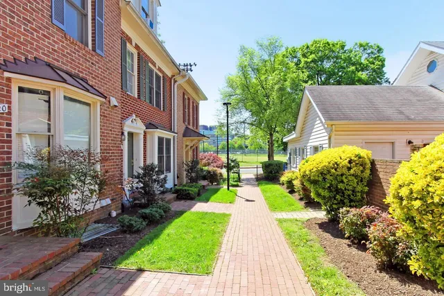 $6,700 | 1024 North Monroe Street, Arlington, VA 22201