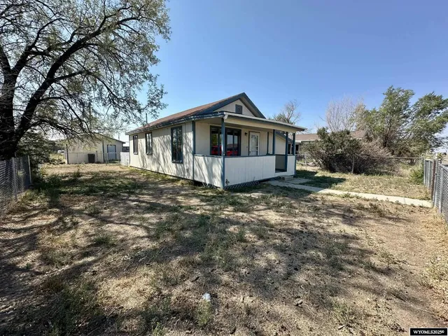 $160,000 | 307 West 2 Street, Shoshoni, WY 82649