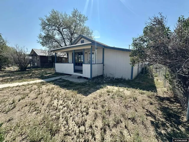 $160,000 | 307 West 2 Street, Shoshoni, WY 82649