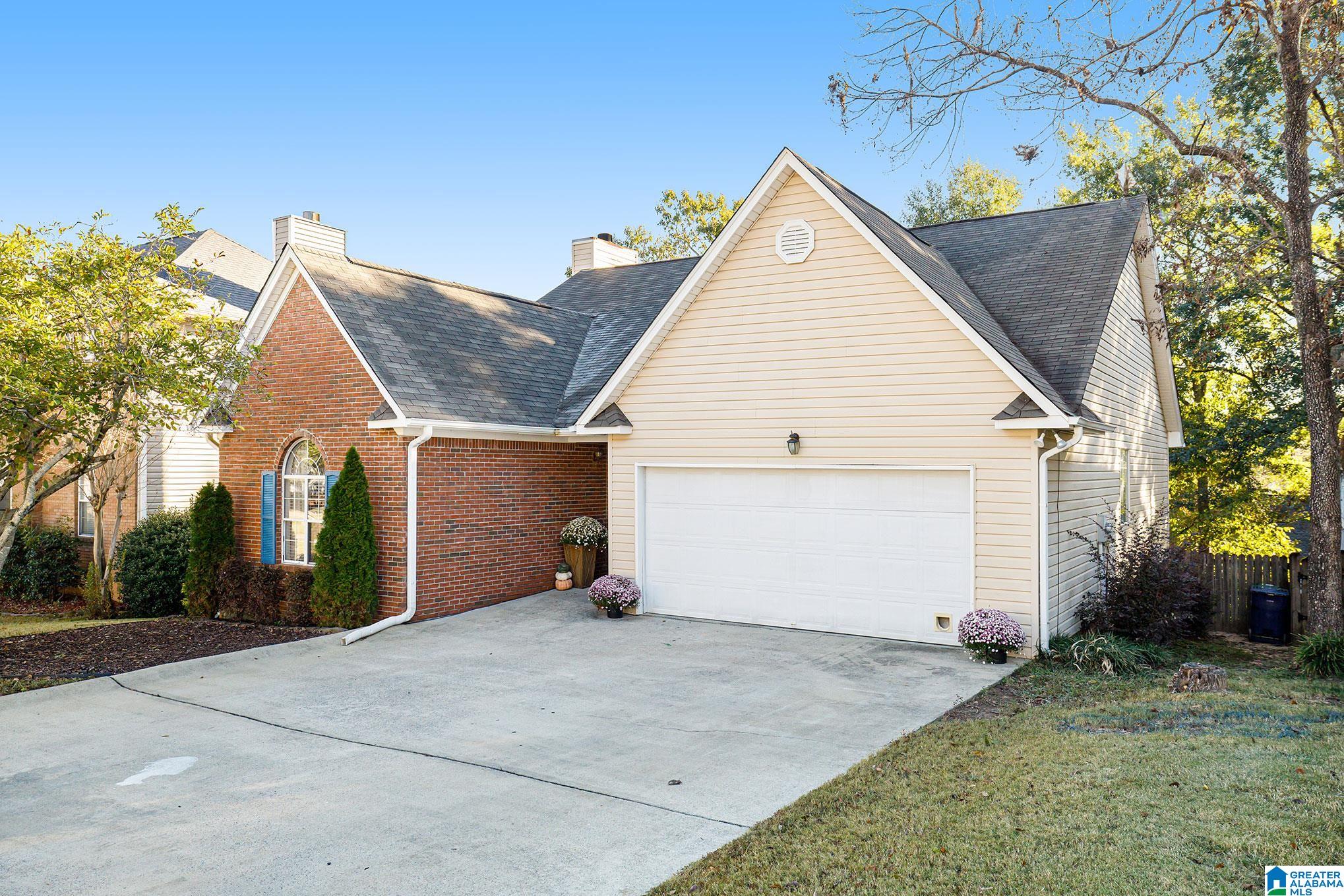 167 Ashford Lane Alabaster, AL 35007 - Photo 3 of 31