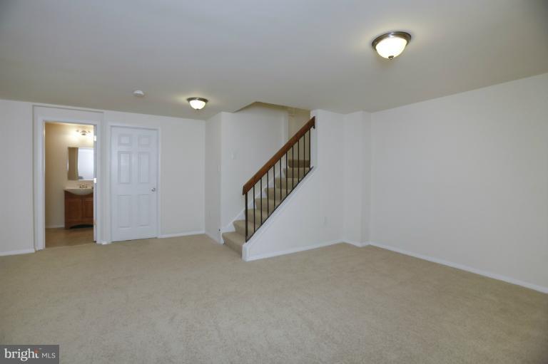 8728 Ridge Hollow Court Springfield, VA 22152 - Photo 13 of 29 Family Room