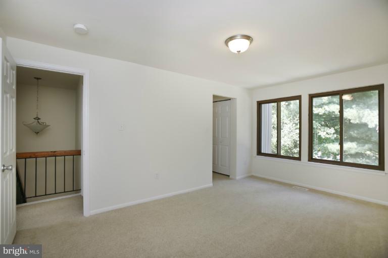 8728 Ridge Hollow Court Springfield, VA 22152 - Photo 3 of 29 Bedroom (Master)