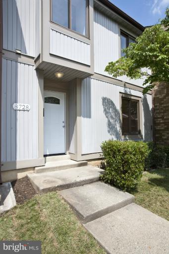 8728 Ridge Hollow Court Springfield, VA 22152 - Photo 26 of 29 Exterior (Front)