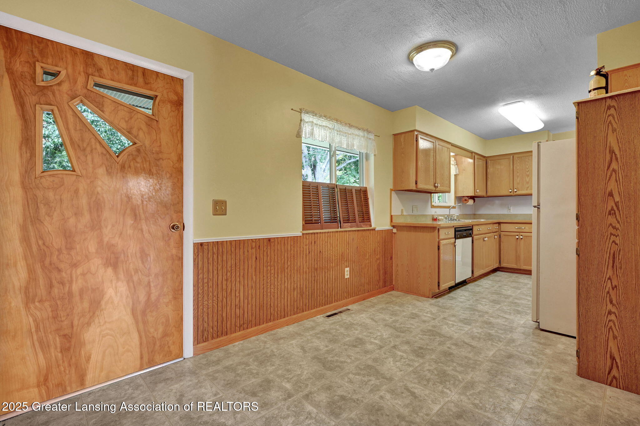 14455 Boichot Road Lansing, MI 48906 - Photo 5 of 28 42-web-or-mls-Open Ended Media-42