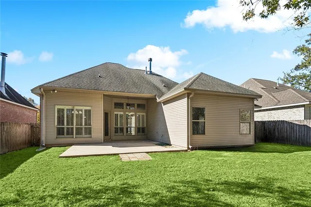 $355,000 | 305 Brown Thrasher Loop South, Madisonville, LA 70447