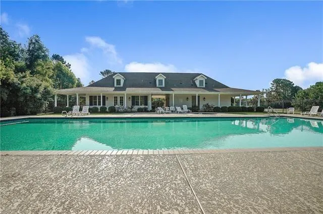 $355,000 | 305 Brown Thrasher Loop South, Madisonville, LA 70447