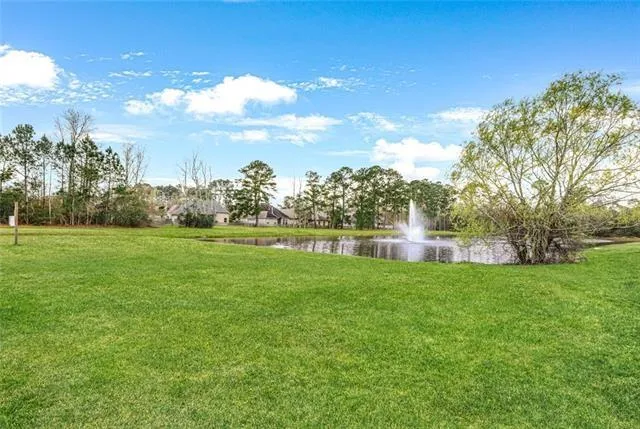 $355,000 | 305 Brown Thrasher Loop South, Madisonville, LA 70447