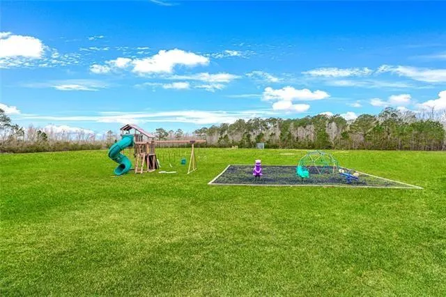 $355,000 | 305 Brown Thrasher Loop South, Madisonville, LA 70447