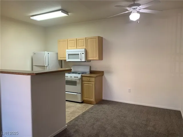 $1,250 | 8250 North Grand Canyon Drive, Unit 1158, Las Vegas, NV 89166