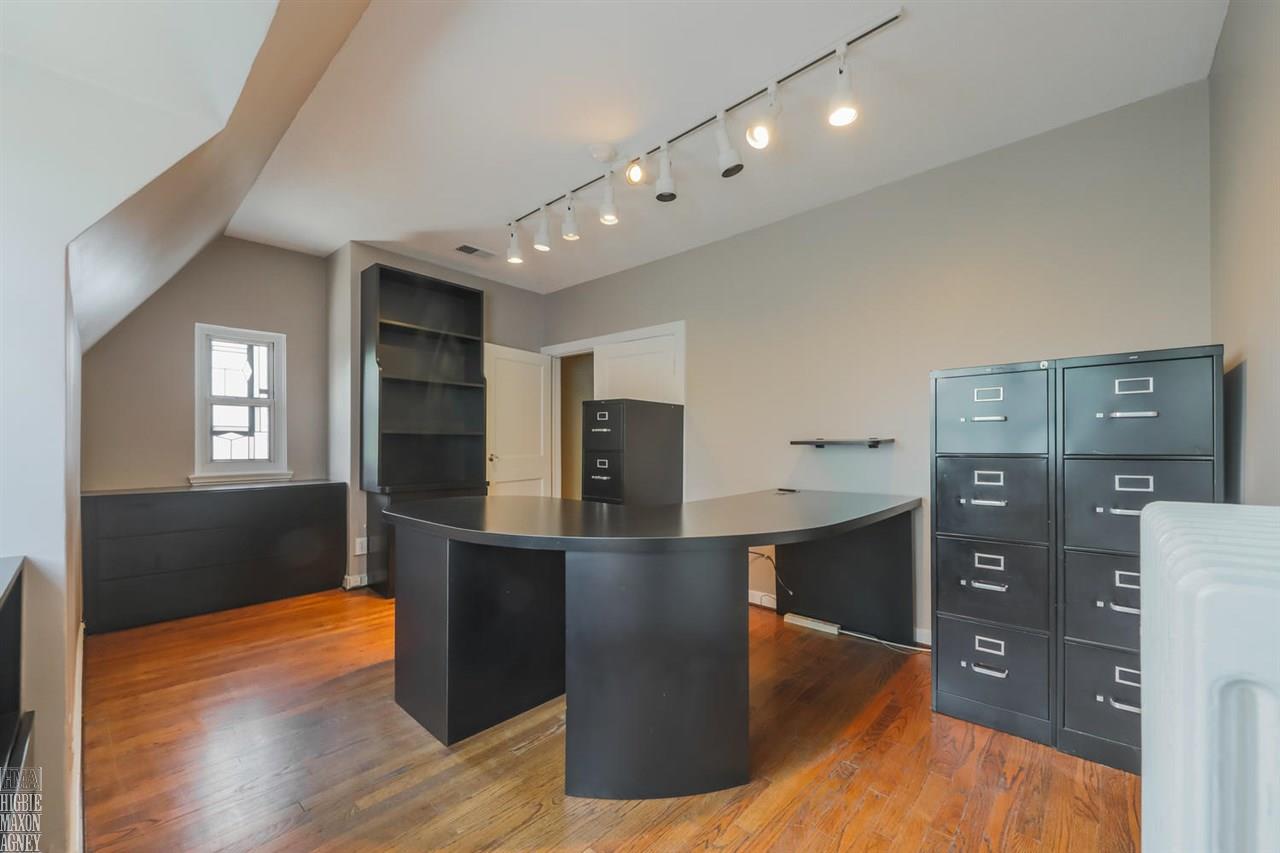 403 Rivard Boulevard Grosse Pointe, MI 48230 - Photo 33 of 37 31357060-32.JPG