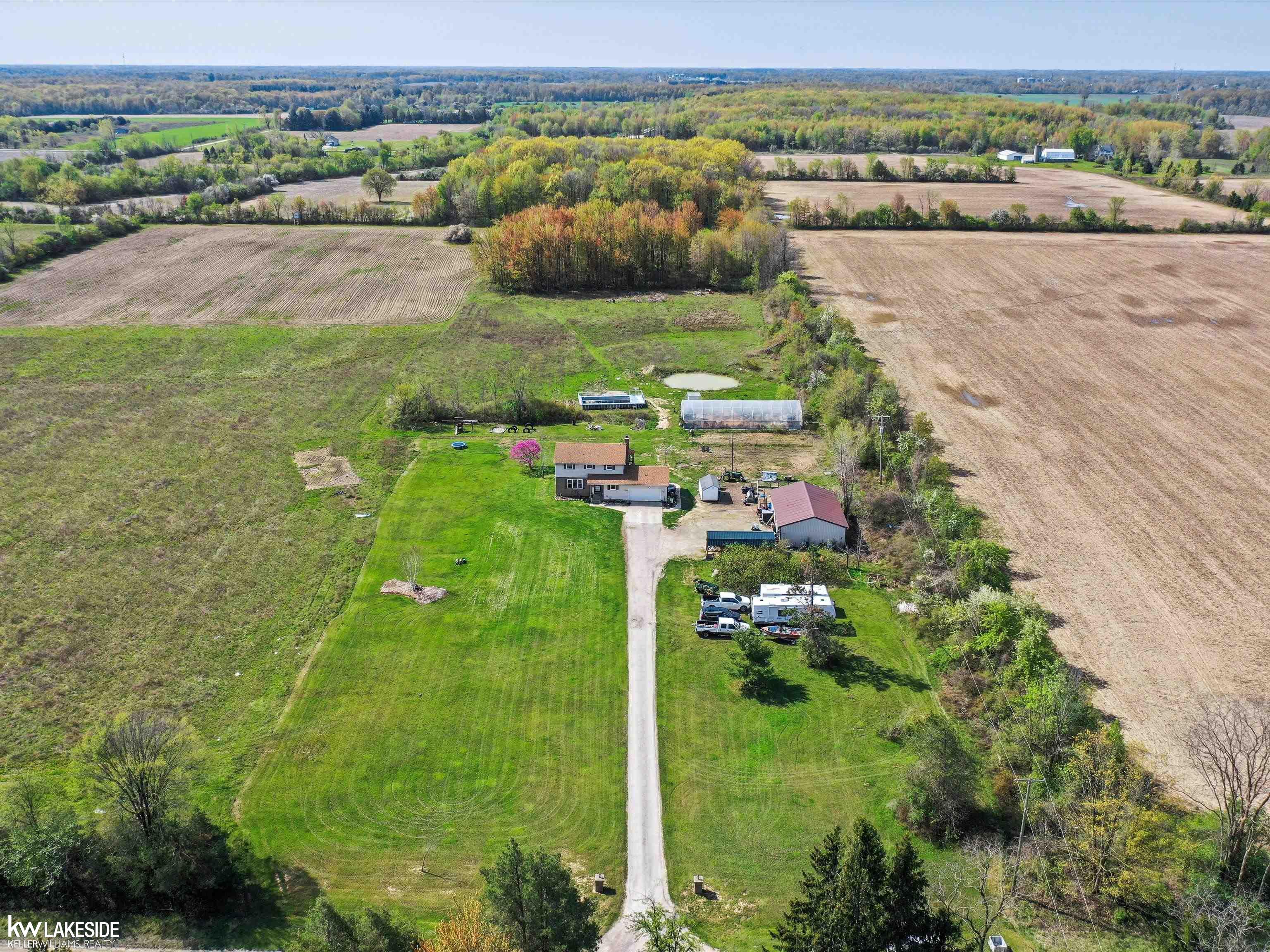 10353 Brennan Road Avoca, MI 48006 - Photo 4 of 42 50108657-3.JPG