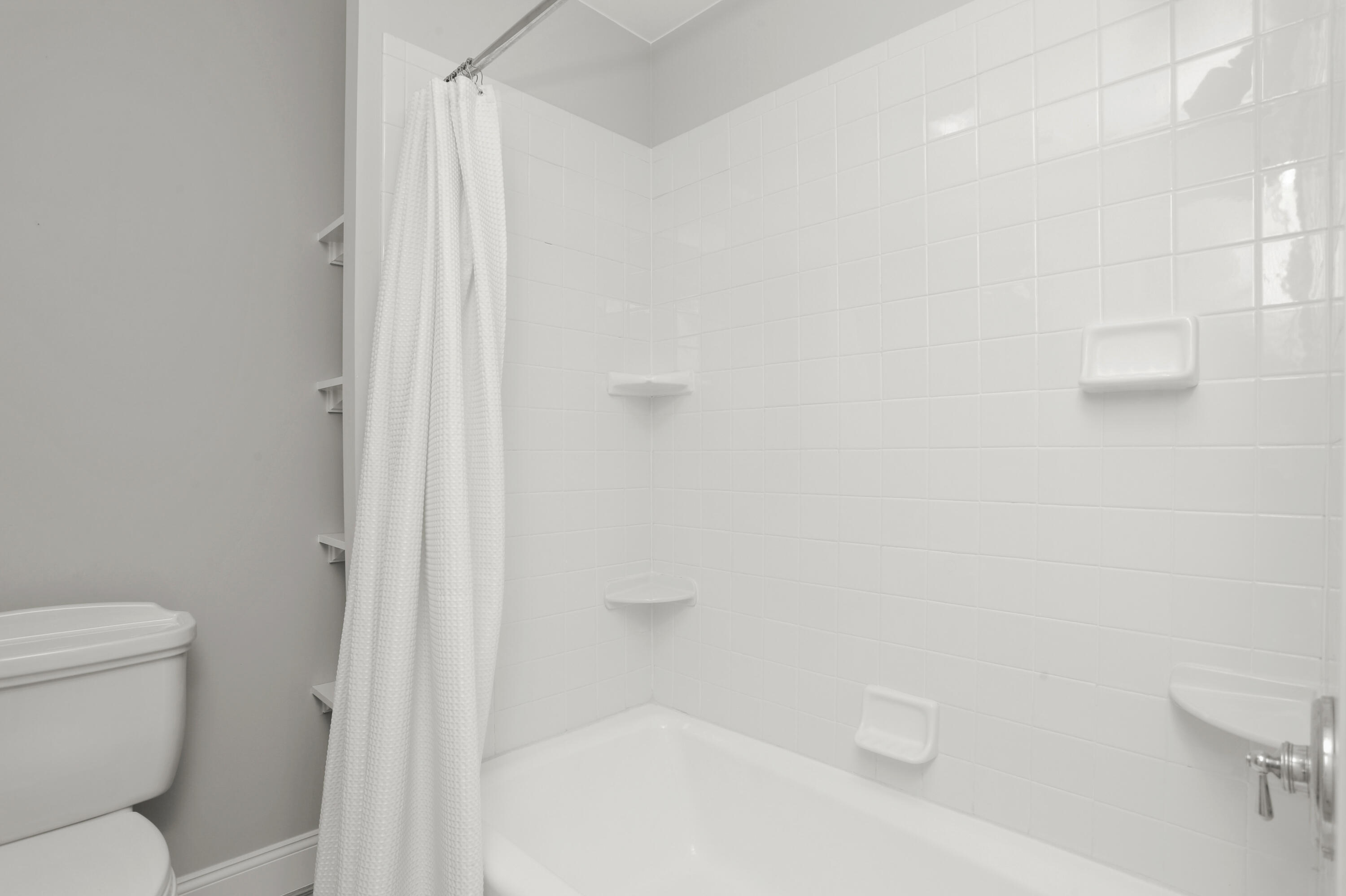 12 Richmond Road Norwalk, CT 06853 - Photo 25 of 40 a bathroom with a toilet and shower