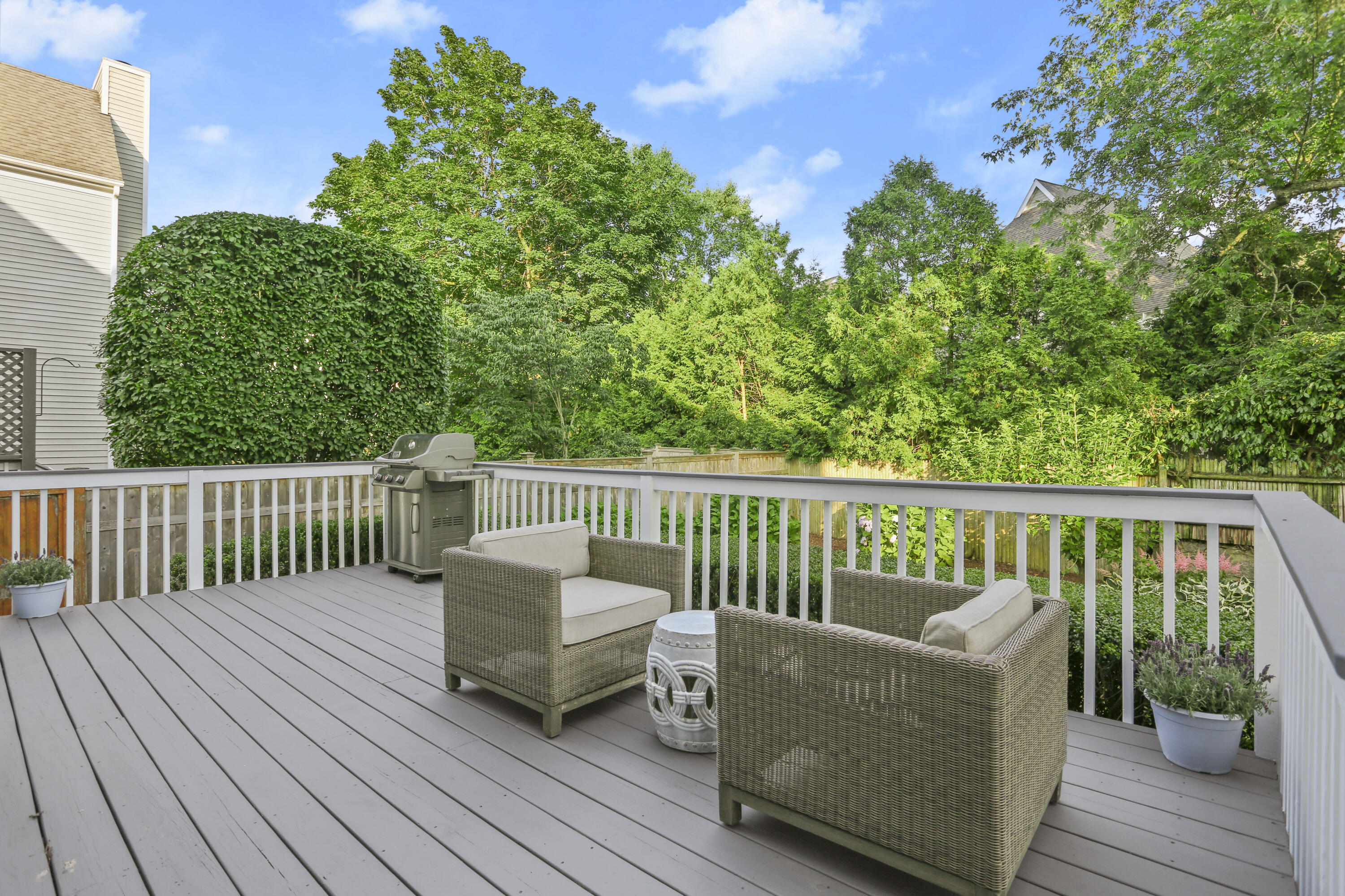 12 Richmond Road Norwalk, CT 06853 - Photo 31 of 40 a balcony with wooden floor and fence