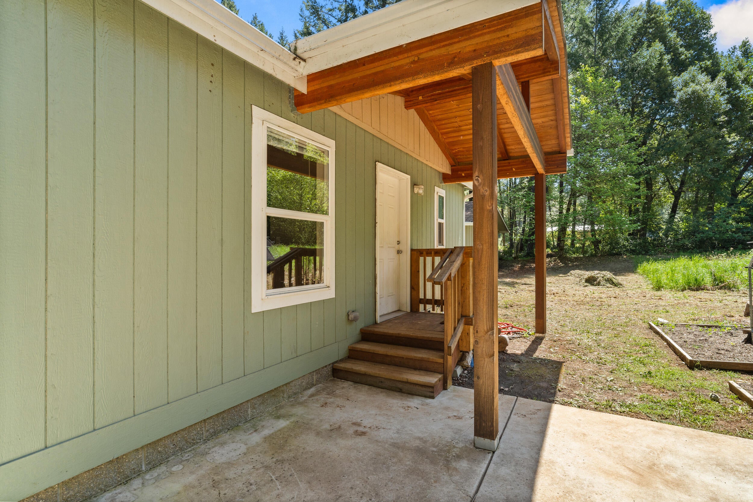 543 Pinewood Way Cave Junction, OR 97523 - Photo 18 of 27 543 pinewood way - 24