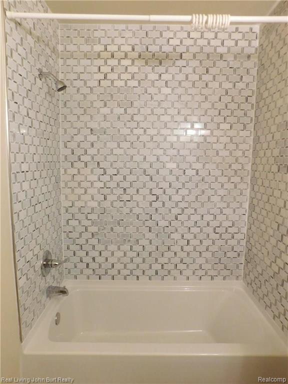 805 Plate Street, Unit 210 Rochester, MI 48307 - Photo 16 of 21