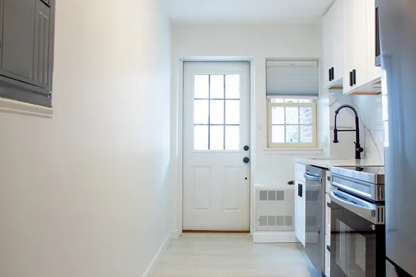 $3,250 | 33 Hammond Pond Parkway, Unit 2, Chestnut Hill, MA 02467