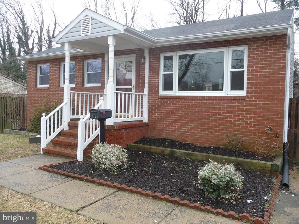 1823 Halifax Road Woodbridge, VA 22191 - Photo 3 of 22 Exterior (Front)