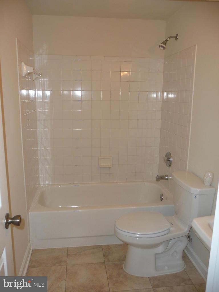 1823 Halifax Road Woodbridge, VA 22191 - Photo 21 of 22 Bath