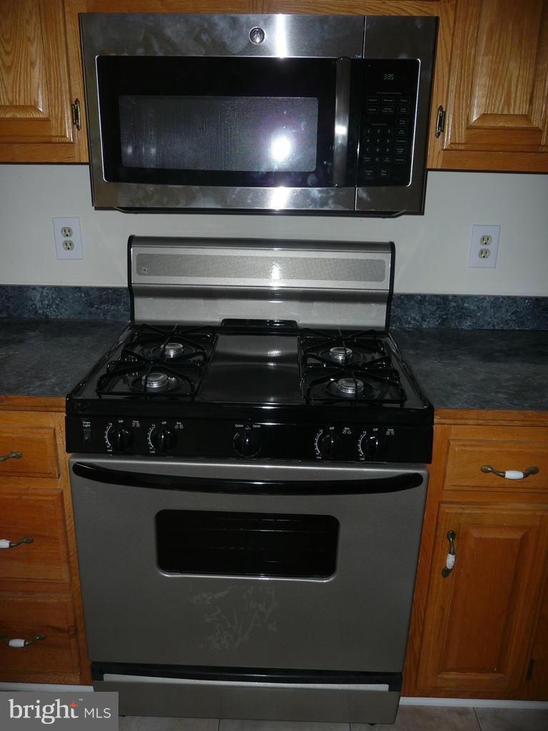 1823 Halifax Road Woodbridge, VA 22191 - Photo 8 of 22 Kitchen