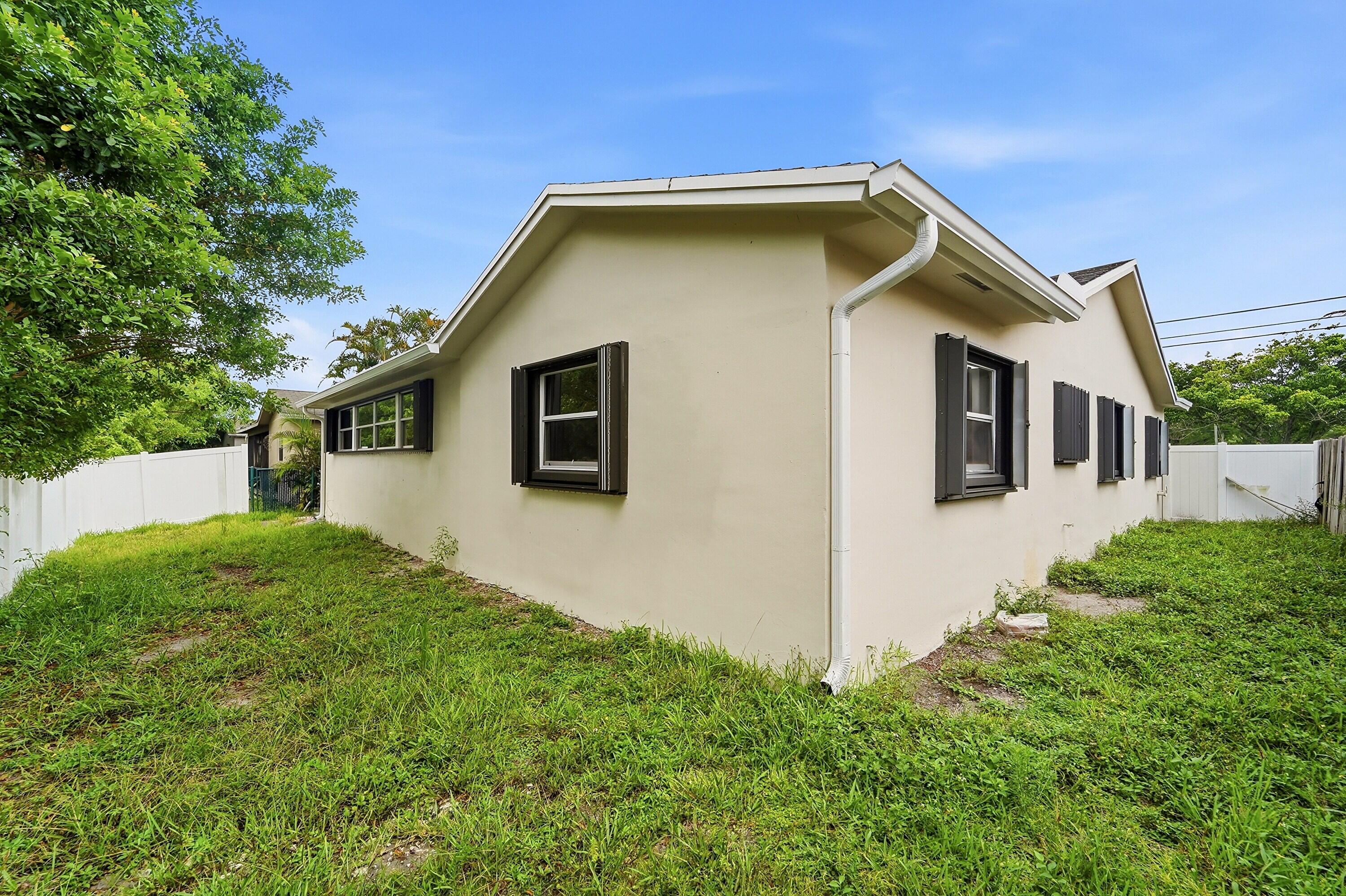 22267 Southwest 57th Avenue Boca Raton, FL 33428 - Photo 25 of 49 33_property exterior