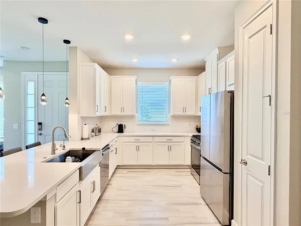 $2,700 | 6111 Mesa Glen, Bradenton, FL 34203