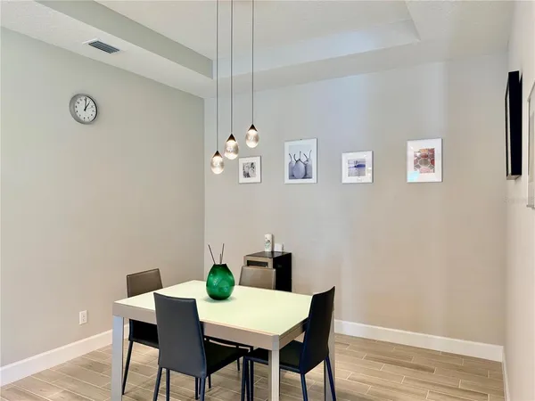 $2,700 | 6111 Mesa Glen, Bradenton, FL 34203