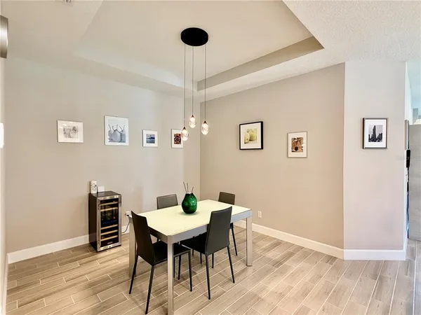 $2,700 | 6111 Mesa Glen, Bradenton, FL 34203