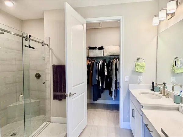 $2,700 | 6111 Mesa Glen, Bradenton, FL 34203