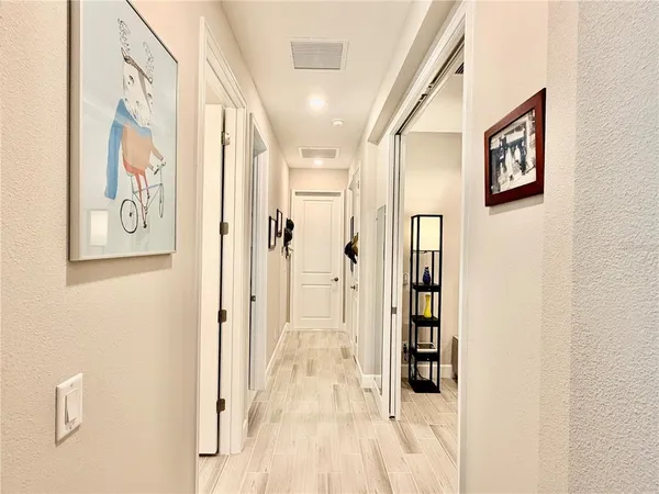 $2,700 | 6111 Mesa Glen, Bradenton, FL 34203