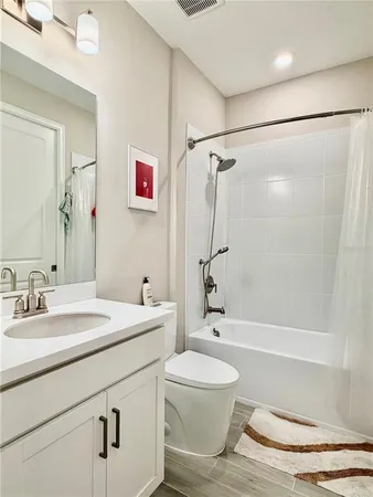 $2,700 | 6111 Mesa Glen, Bradenton, FL 34203