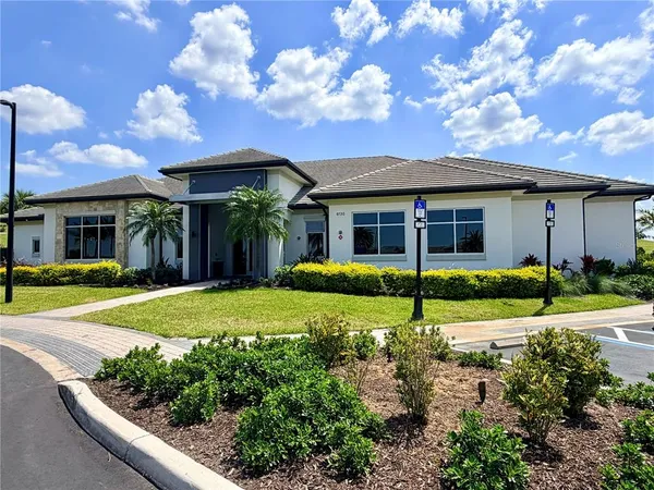 $2,700 | 6111 Mesa Glen, Bradenton, FL 34203