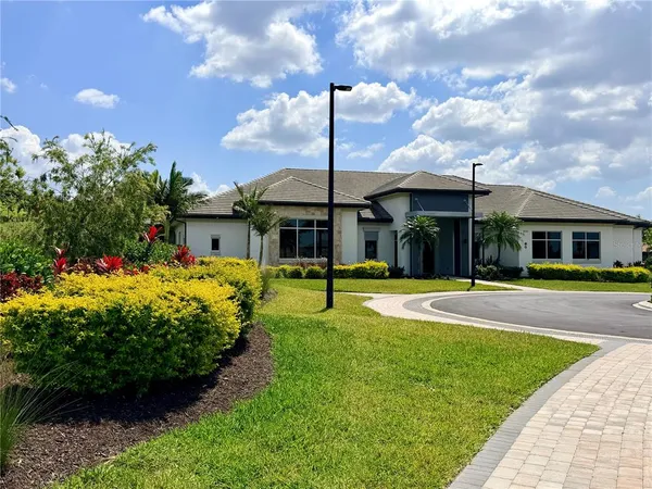 $2,700 | 6111 Mesa Glen, Bradenton, FL 34203