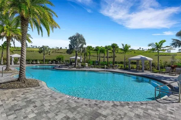 $2,700 | 6111 Mesa Glen, Bradenton, FL 34203