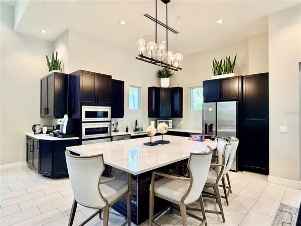 $2,700 | 6111 Mesa Glen, Bradenton, FL 34203