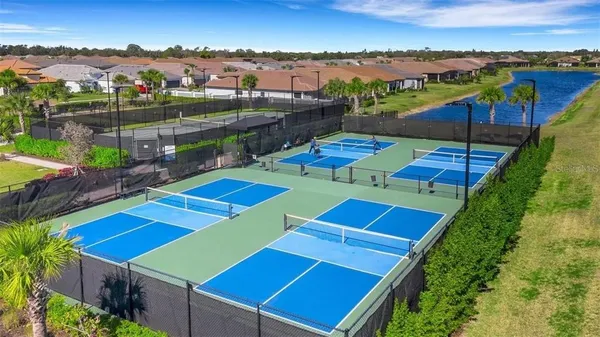 $2,700 | 6111 Mesa Glen, Bradenton, FL 34203