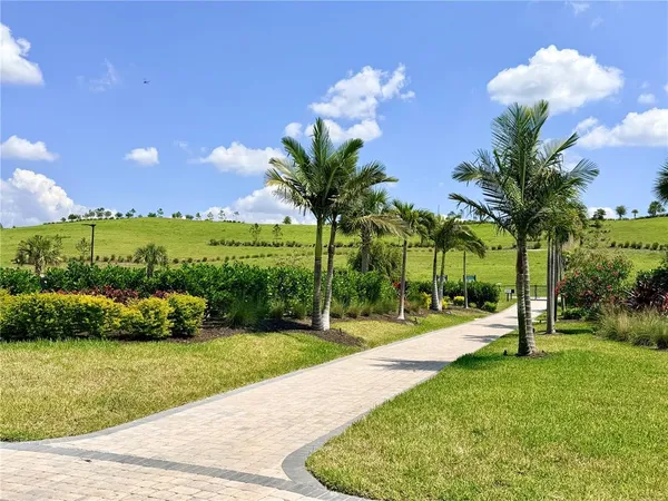 $2,700 | 6111 Mesa Glen, Bradenton, FL 34203