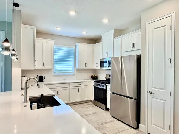 $2,700 | 6111 Mesa Glen, Bradenton, FL 34203