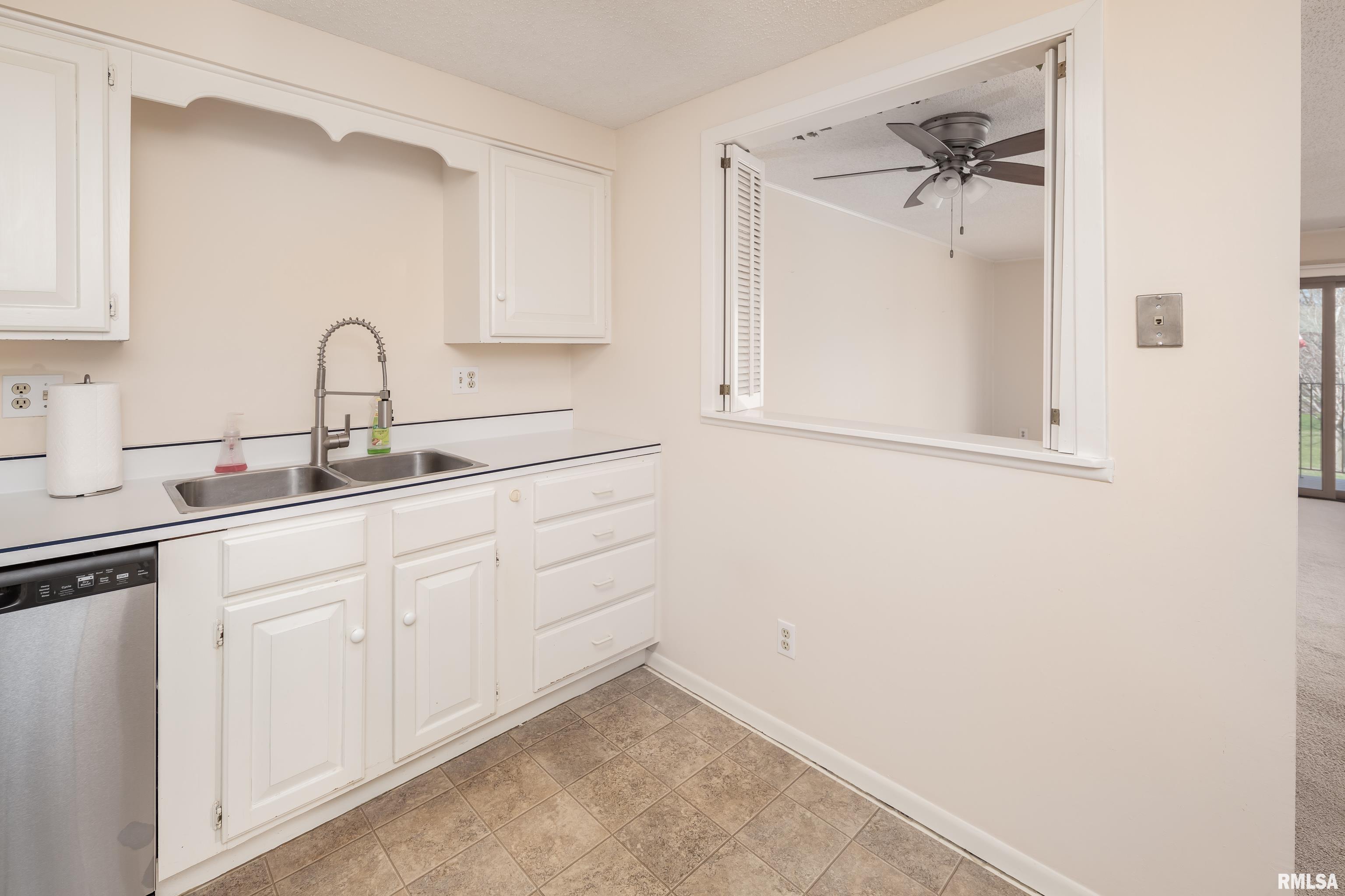 1350 Kimberly Ridge Road, Unit 202 Bettendorf, IA 52722 - Photo 16 of 27 Gallery Image 16