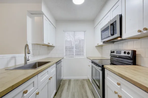 $1,600 | 6803 Woodhue Drive, Unit A, Austin, TX 78745