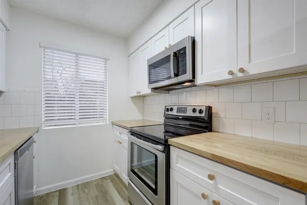 $1,600 | 6803 Woodhue Drive, Unit A, Austin, TX 78745