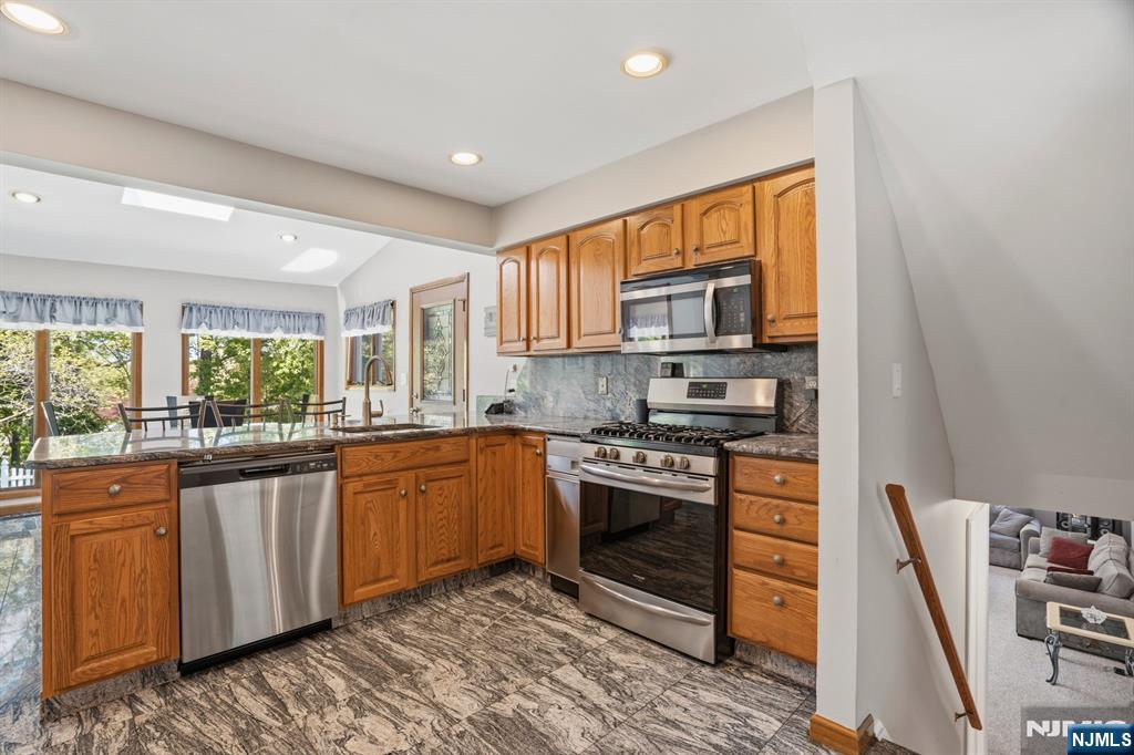 262 Timber Drive Berkeley Heights, NJ 07922 - Photo 12 of 45
