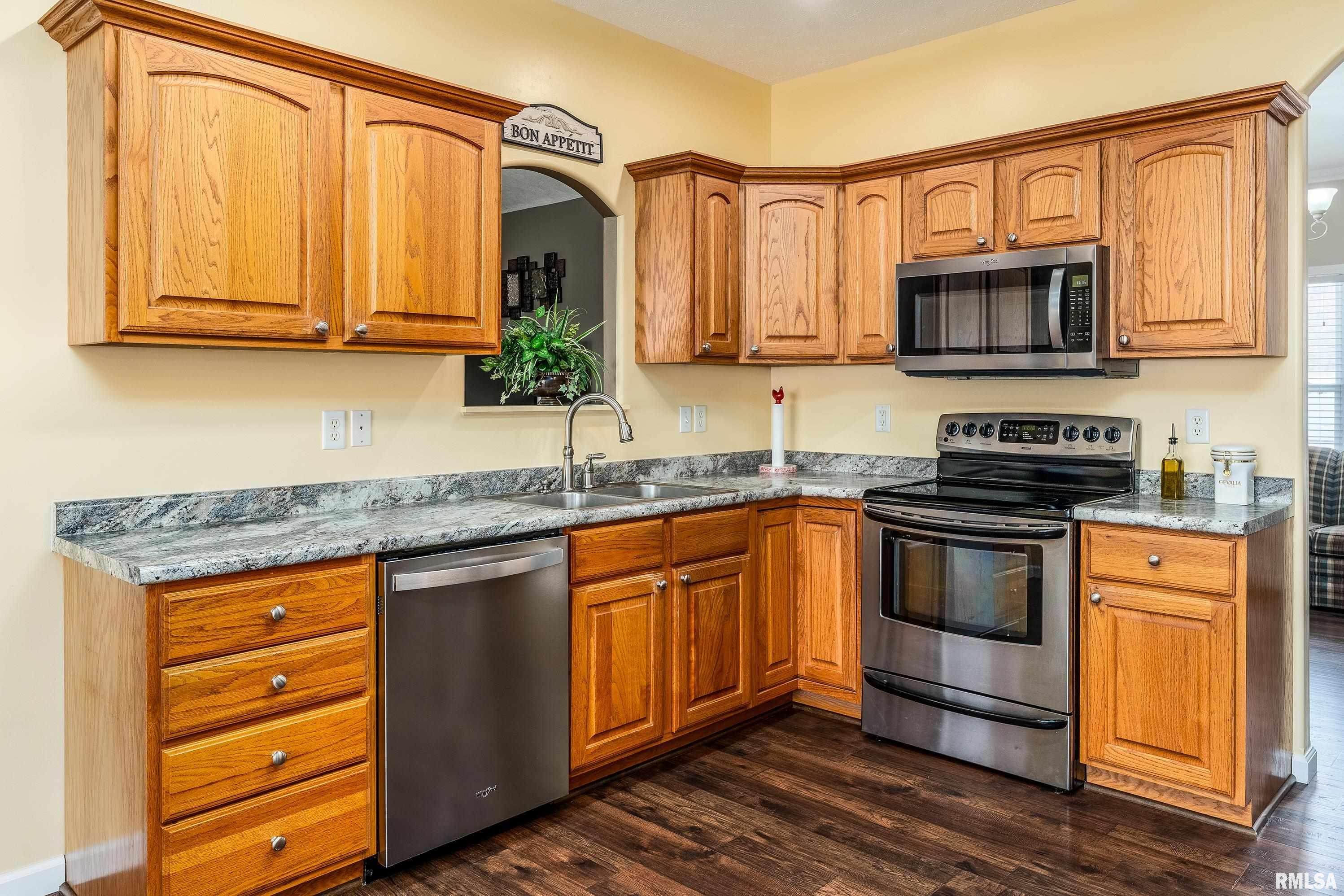 315 Evergreen Trail Herrin, IL 62948 - Photo 11 of 58