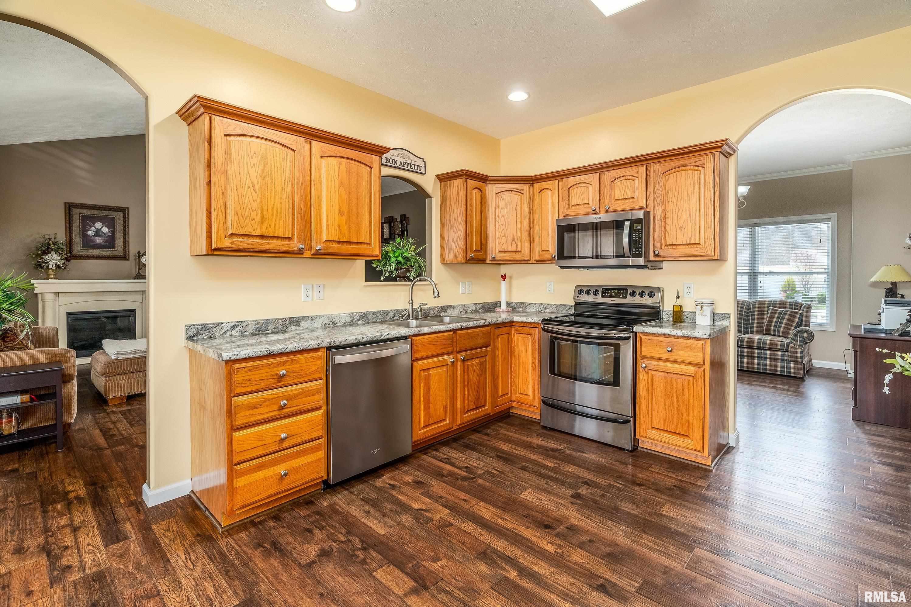 315 Evergreen Trail Herrin, IL 62948 - Photo 10 of 58